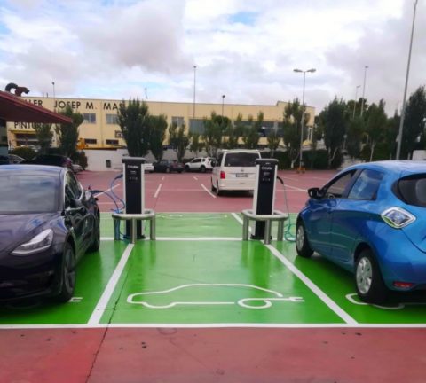 Primera estació de recàrrega de vehicles elèctrics bonÀrea a Guissona