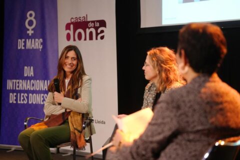 Teresa Alsina participó en un encuentro de “mujeres y emprendimiento” en el Cafè del Teatre en Lleida.